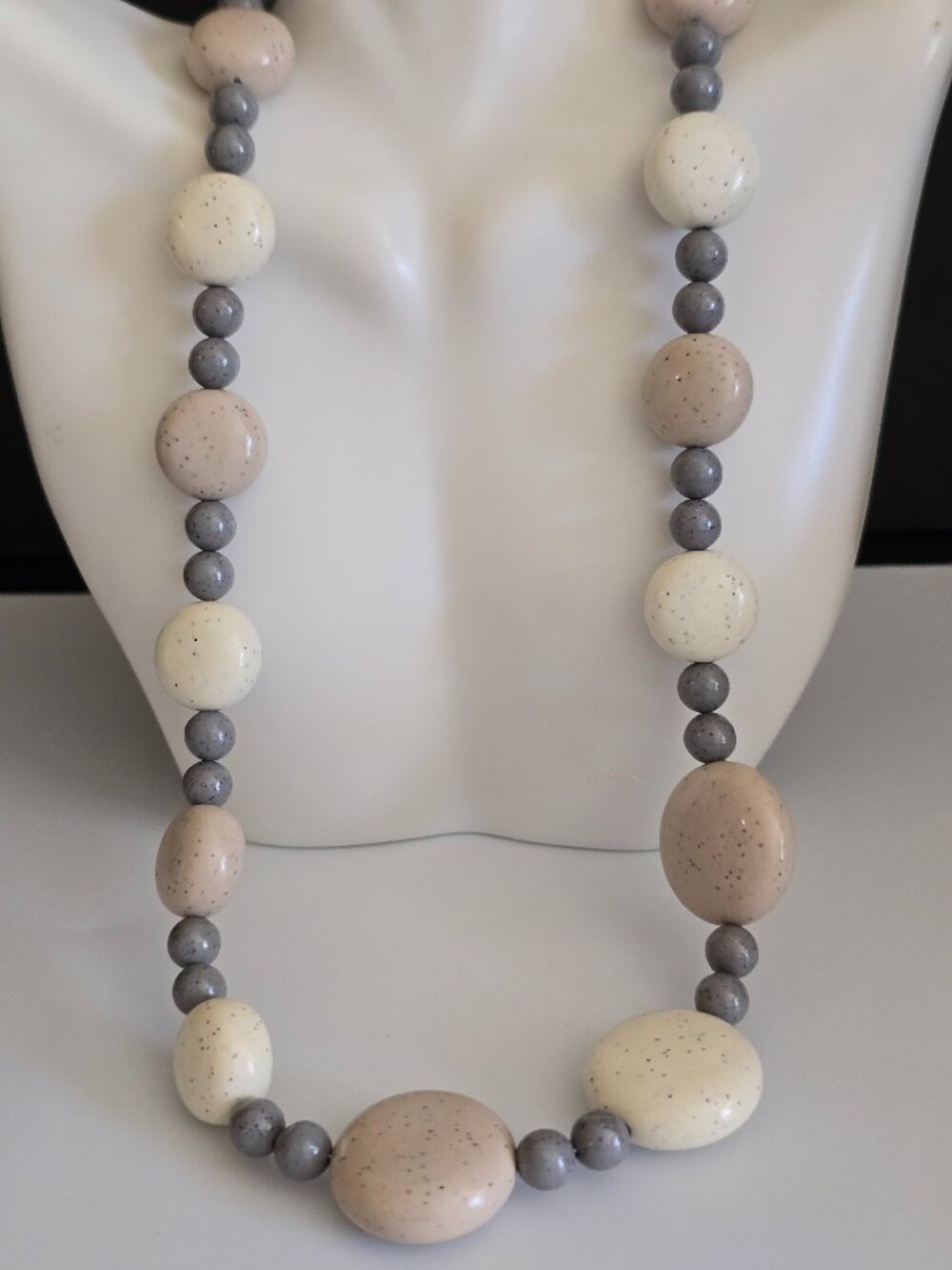 Vintage Avon sand pebbles spotted chunky retro necklace barrel clasp 20" inches